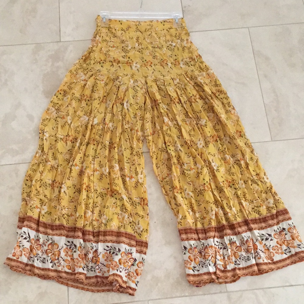 NWOT Wide Leg Floral & Tribal Print Pleated Pants